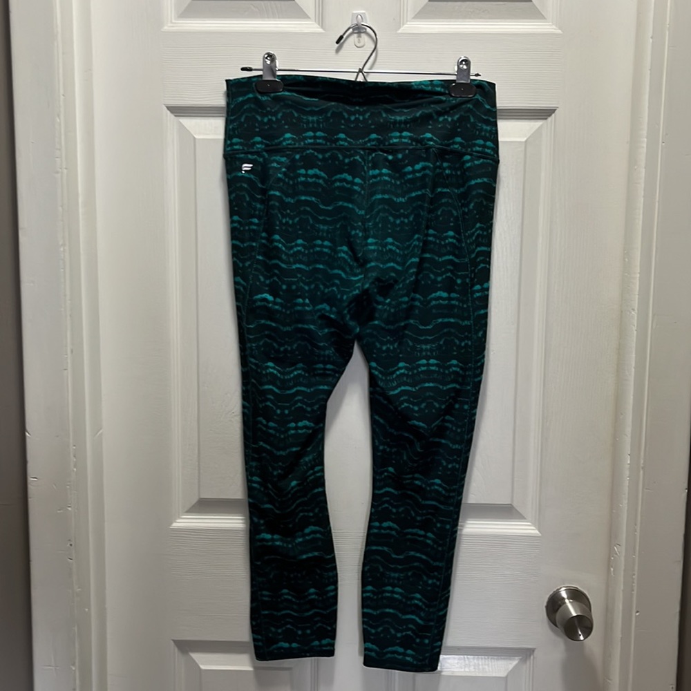 Fabletics 3/4 Legging - Picture 2 of 2